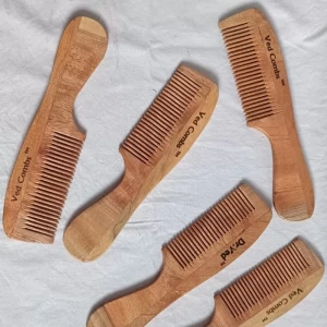 Neem Detangle Handle comb